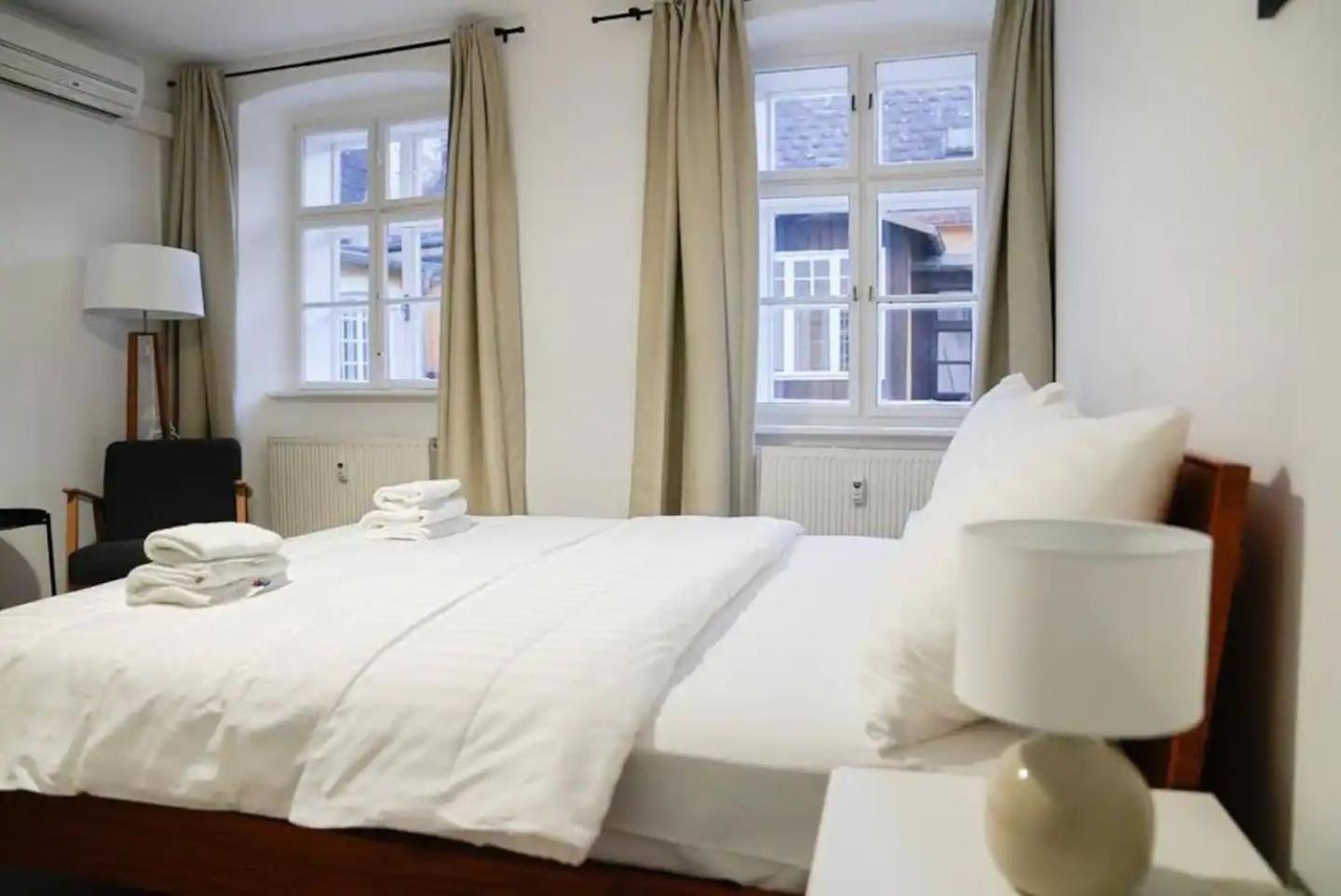 Apartamento Authentic Austrian Flat In The South Of Vienna Modling Exterior foto